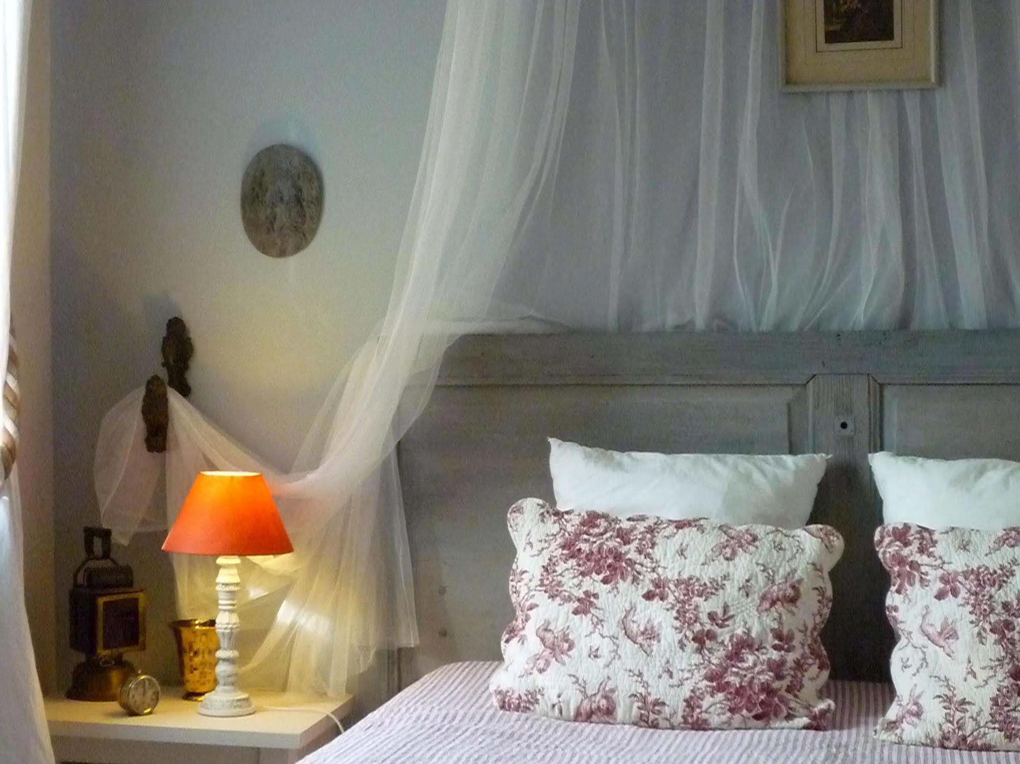 L'Ile Aux Mimosas Bed and Breakfast Tautavel Eksteriør billede